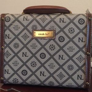 Travel cosmetic Case